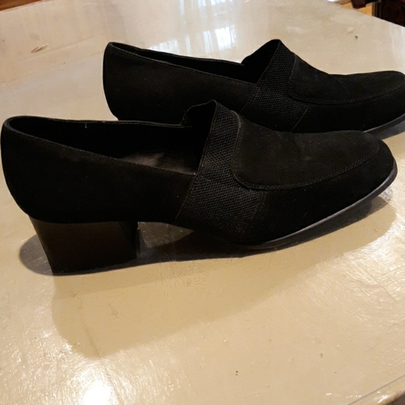 Women's 8 1/2 m suede small heel shoe - Picture 2 of 8